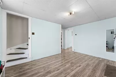 110 Dewey Avenue, Freeport, OH 43973 - Photo 4
