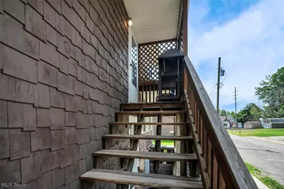 1202 Lawrence Road NE, Canton, OH 44705 - Photo 10