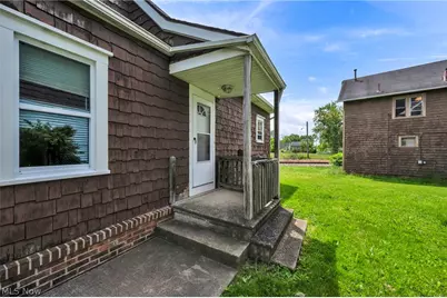 1206 Lawrence Road NE, Canton, OH 44705 - Photo 16