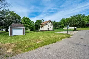 1206 Lawrence Rd NE, Canton, OH 44705 - Photo 26