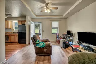 1206 Lawrence Rd NE, Canton, OH 44705 - Photo 4