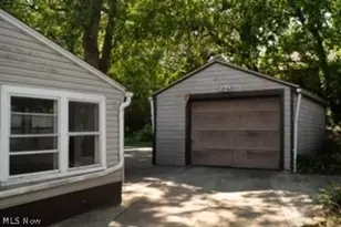 1176 Easton Dr, Akron, OH 44310 - Photo 34
