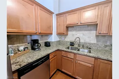 1133 W 9th Street #604, Loveland, OH 44113 - Photo 18