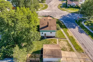 6502 Renwood Dr, Parma, OH 44129 - Photo 40