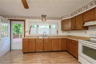 7660 Akron Avenue NW, Canal Fulton, OH 44614 - Photo 18