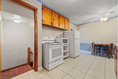 2360 Burton Avenue, Alliance, OH 44601 - Photo 10