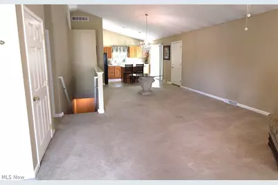 13 Hedgerows, New Middletown, OH 44442 - Photo 6