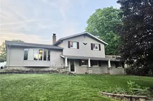 520 Brookpark Dr, Cuyahoga Falls, OH 44223 - Photo 2
