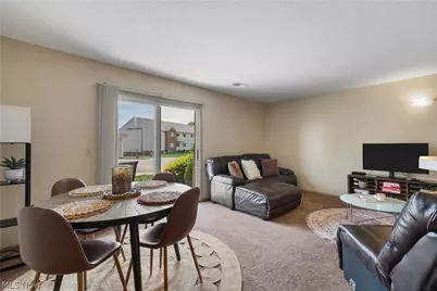 1456 Buckingham Gate A Boulevard, Cuyahoga Falls, OH 44221 - Photo 12