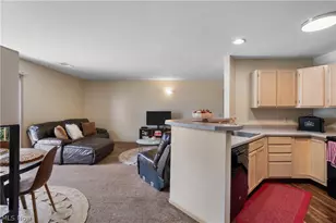 1456 Buckingham Gate A Blvd, Cuyahoga Falls, OH 44221 - Photo 10