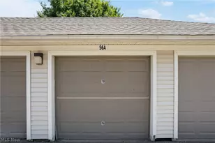 1456 Buckingham Gate A Blvd, Cuyahoga Falls, OH 44221 - Photo 30