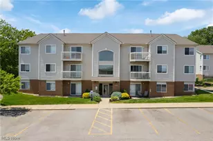 1456 Buckingham Gate A Blvd, Cuyahoga Falls, OH 44221 - Photo 2