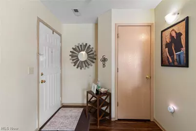1456 Buckingham Gate A Boulevard, Cuyahoga Falls, OH 44221 - Photo 6