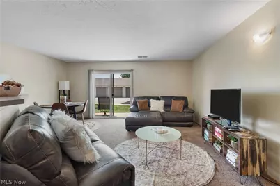 1456 Buckingham Gate A Boulevard, Cuyahoga Falls, OH 44221 - Photo 8