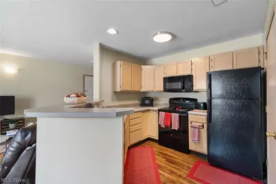 1456 Buckingham Gate A Boulevard, Cuyahoga Falls, OH 44221 - Photo 8