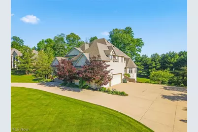 1524 Eagle Watch Street NE, Canton, OH 44721 - Photo 4