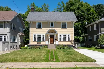 207 Casterton Avenue, Akron, OH 44303 - Photo 1