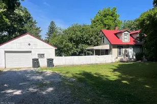 1920 17th St SW, Akron, OH 44314 - Photo 2