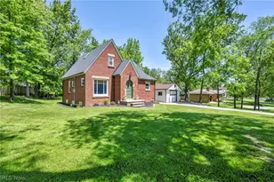 2834 W Wallings Rd, Grandview Heights, OH 44147 - Photo 4