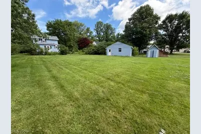 413 W Main Street, South Amherst, OH 44001 - Photo 2