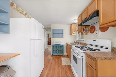 303 Roxboro Road, Vermilion, OH 44089 - Photo 12