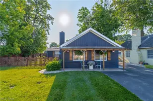 303 Roxboro Rd, Vermilion, OH 44089 - Photo 2