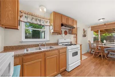 303 Roxboro Road, Vermilion, OH 44089 - Photo 10