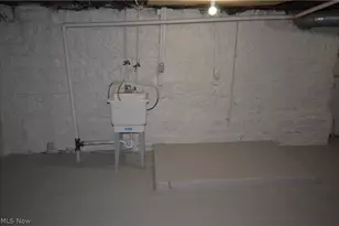 900 Sherman St, Akron, OH 44311 - Photo 34