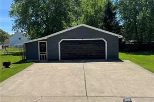 1124 E 17th St, Ashtabula, OH 44004 - Photo 38