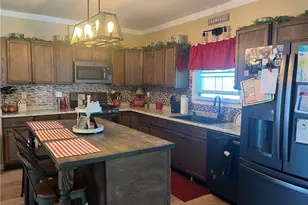 1124 E 17th St, Ashtabula, OH 44004 - Photo 2