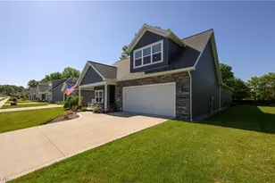 1970 Hawthorn Ct, North Canton, OH 44720 - Photo 2