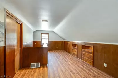 295 E Boxwood Avenue, Akron, OH 44301 - Photo 18