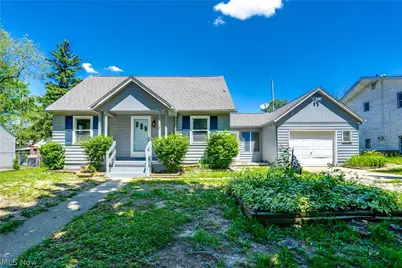 295 E Boxwood Avenue, Akron, OH 44301 - Photo 1