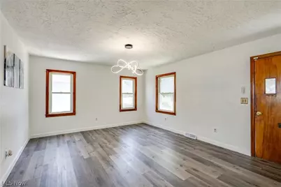 295 E Boxwood Avenue, Akron, OH 44301 - Photo 4