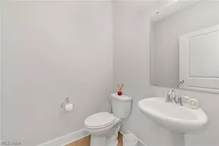 9235 Ledge View Ter, Grandview Heights, OH 44147 - Photo 18