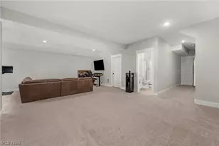 9235 Ledge View Ter, Grandview Heights, OH 44147 - Photo 32