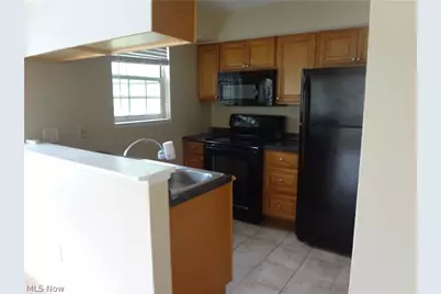 1304 Stoney Run Trail, Grandview Heights, OH 44147 - Photo 4