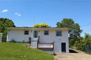 649 Standish St NW, Massillon, OH 44647 - Photo 2