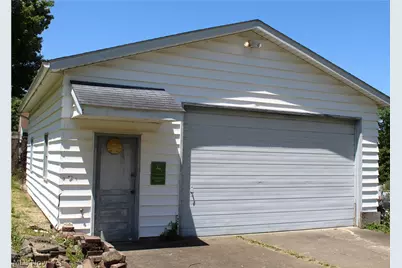 649 Standish Street NW, Massillon, OH 44647 - Photo 4
