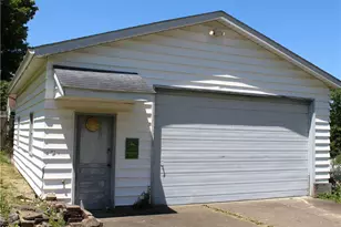 649 Standish St NW, Massillon, OH 44647 - Photo 4