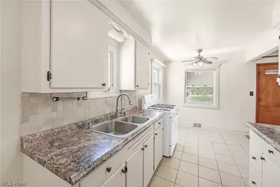 6150 Wareham Drive, Parma, OH 44129 - Photo 2
