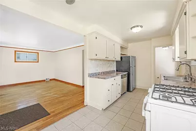 6150 Wareham Drive, Parma, OH 44129 - Photo 8