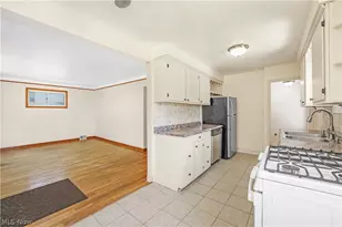 6150 Wareham Dr, Parma, OH 44129 - Photo 8