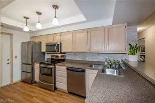 1055 N Jefferson St, Medina, OH 44256 - Photo 14