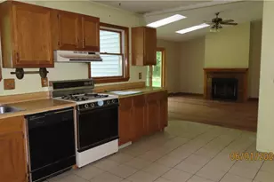 695 Morris Dr, Vermilion, OH 44089 - Photo 2