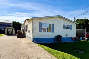531 Herrick St, Uhrichsville, OH 44683 - Photo 2