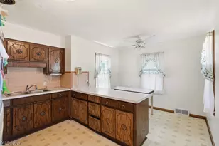 744 Utica Ave, Akron, OH 44312 - Photo 6