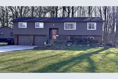 2933 Crestwood Drive NW, Warren, OH 44485 - Photo 1