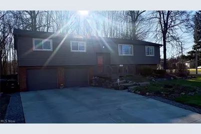 2933 Crestwood Drive NW, Warren, OH 44485 - Photo 4