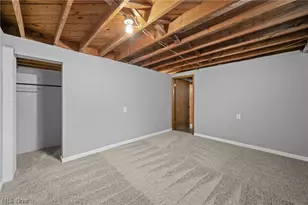 1068 Hilbish Ave, Akron, OH 44312 - Photo 24